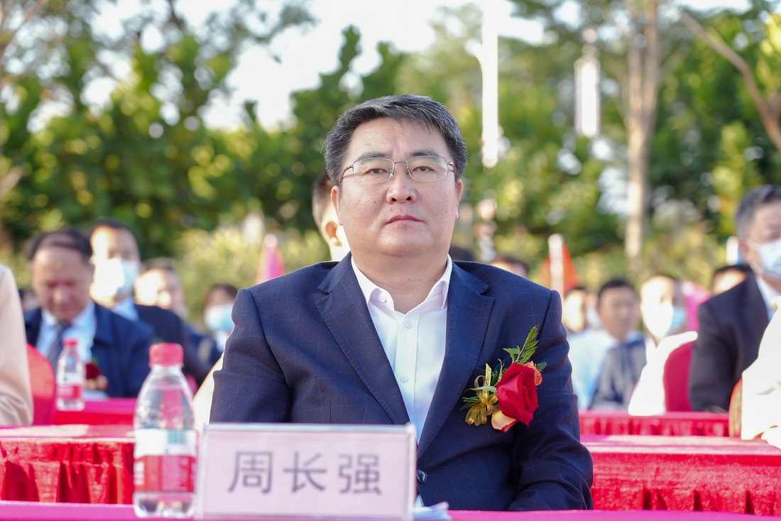 省卫健委党委书记,主任周长强,青岛大学党委书记胡金焱,县委书记符鸣