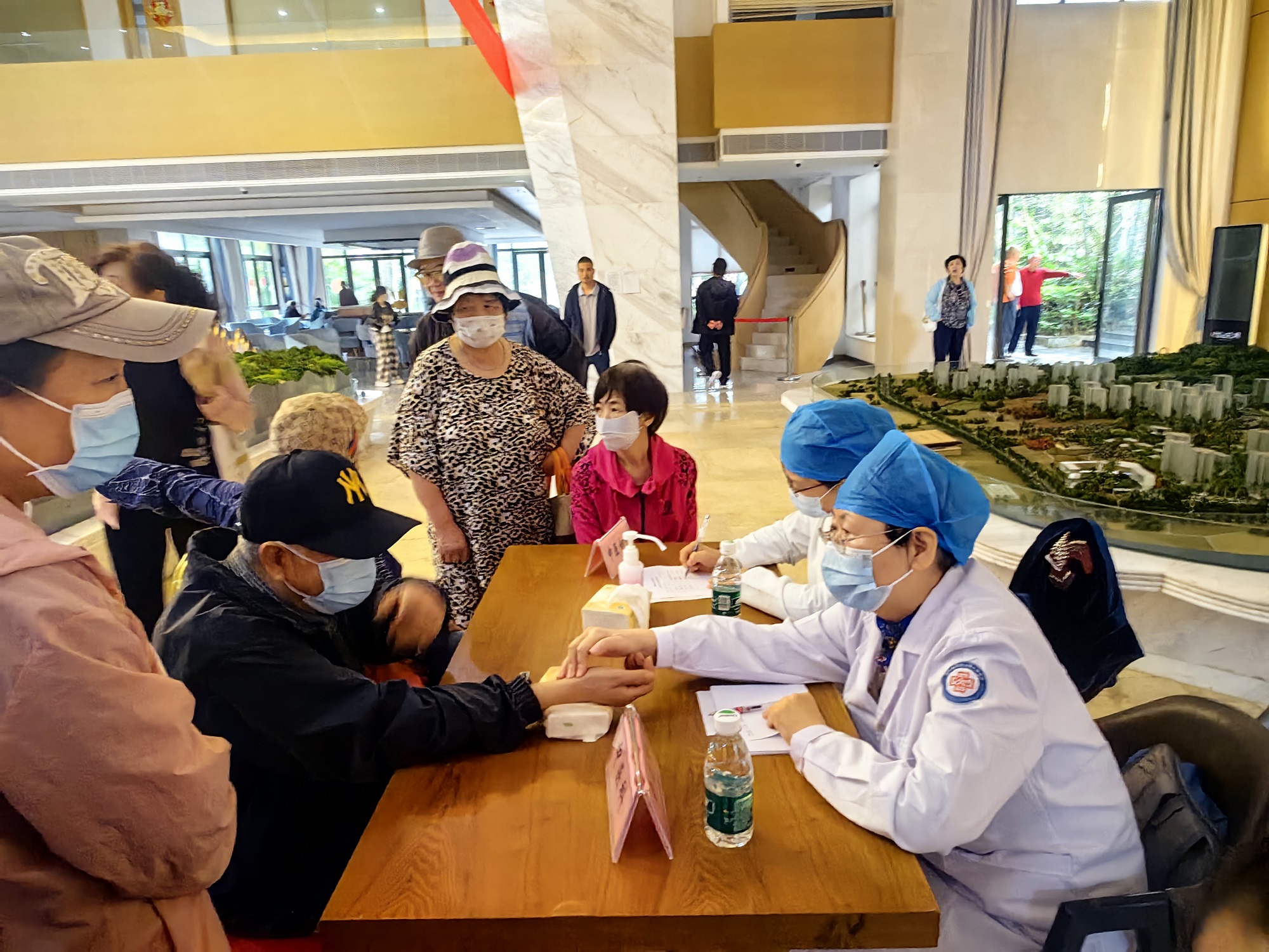为民办实事 | 县人民医院/青岛大学附属医院海南分院巡回义诊第三站走进光坡镇岭门农场